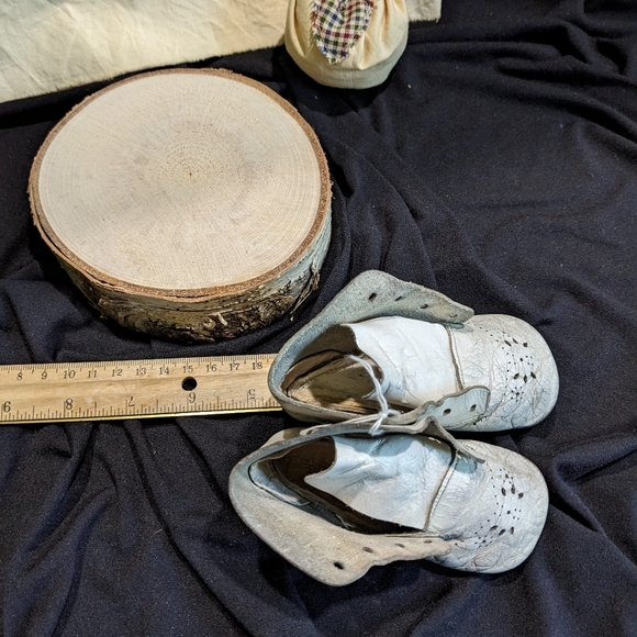 Vintage Style Baby Gown With Shoes. Decorative - Picture 4 of 8